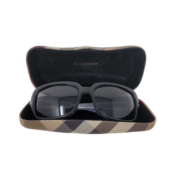 Burberry Sunglasses Black B 4015 3016/87 with Burberry Plaid Case Made in Italy main image 10